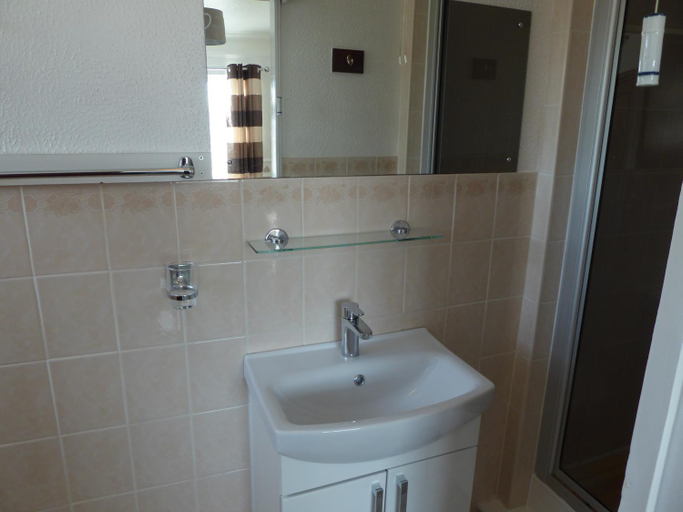 Bathroom 5, The Denewood, Isle of Wight