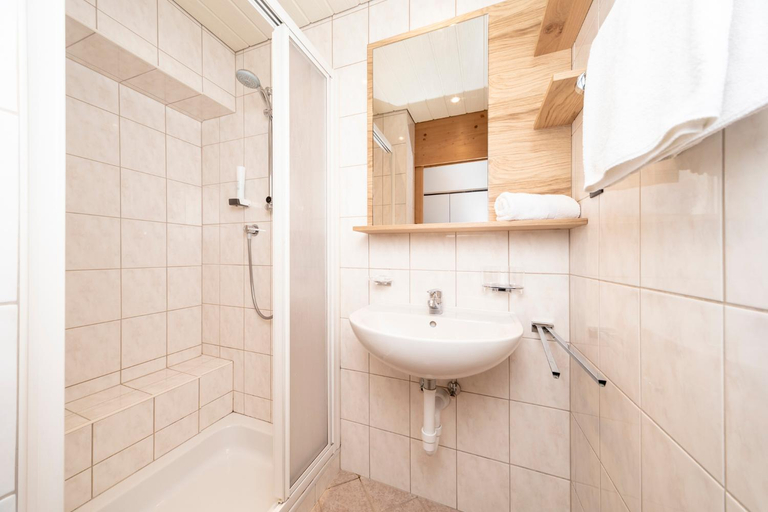 Bathroom 3, Hotel Stockerwirt, Kufstein