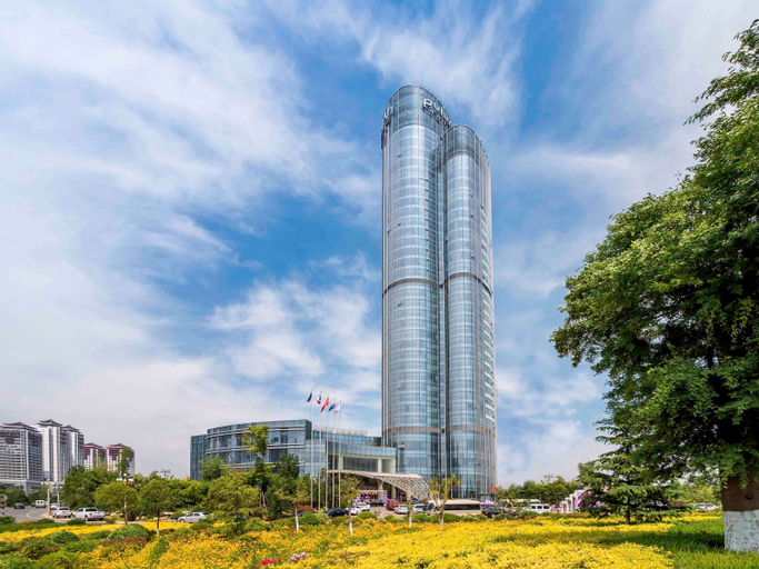 Exterior & Views 10