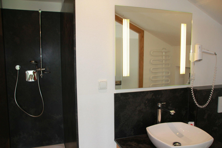 Bathroom 22