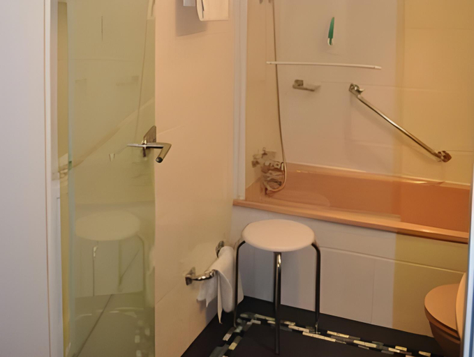 Bathroom 4, Schlosshotel Landstuhl, Kaiserslautern