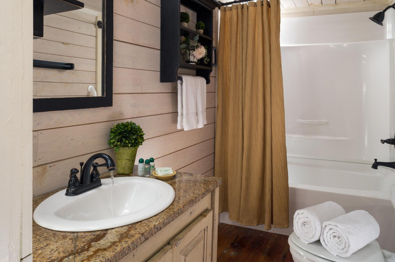Bathroom 3, Glen-Ella Springs Hotel & Restaurant, Habersham