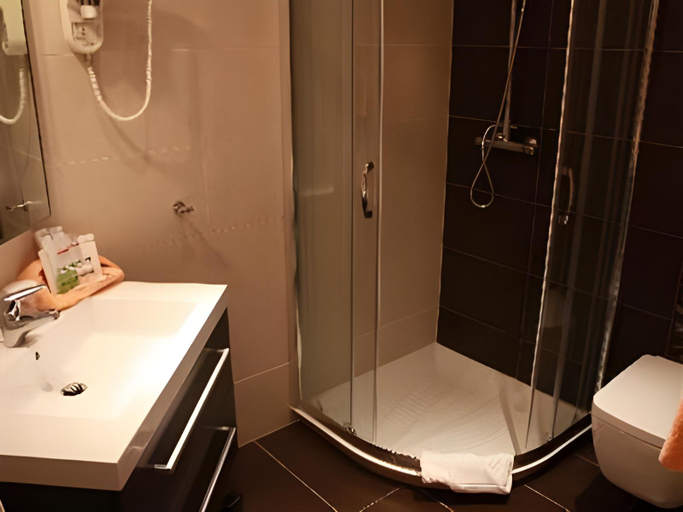 Bathroom 4, Celenga Apartments, Dubrovnik