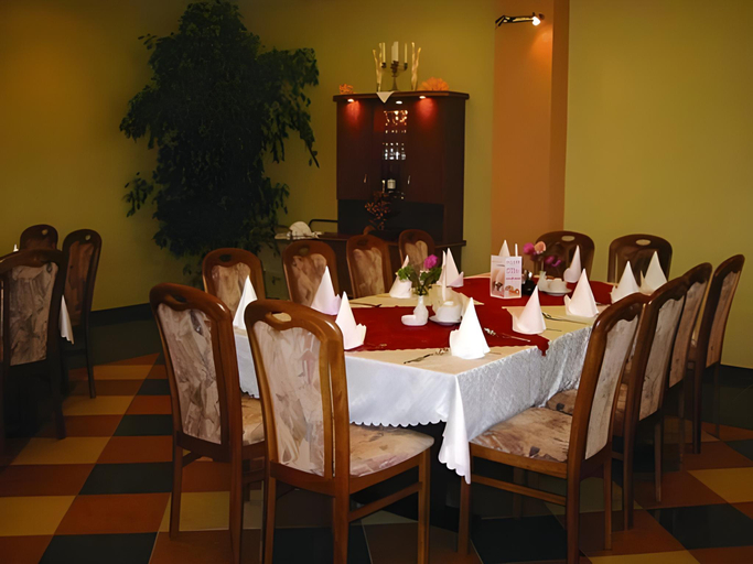 Food & Drinks 3, Motel Paradise, Sulęcin
