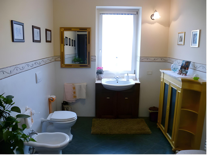 Bathroom 3, Domus Langhe B&B, Cuneo