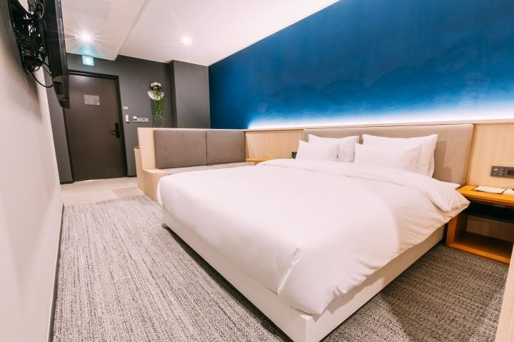 Bedroom 13