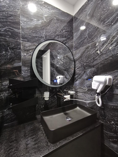 Bathroom 1, Te Aldo Hotel, Durrësit