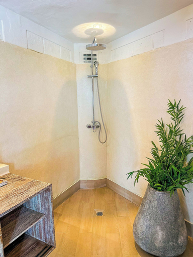 Bathroom 9