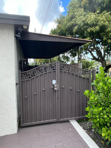 Others 4, cozy studio apartment with private entrance and patio, Miami-Dade