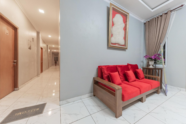 Public Area, RedDoorz @ Hotel Arwana Tugu Puncak, Bogor