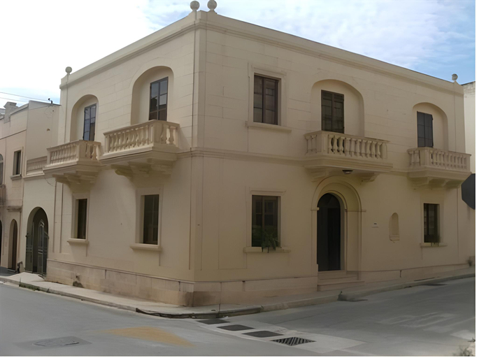 Exterior & Views 2, Ta Joseph