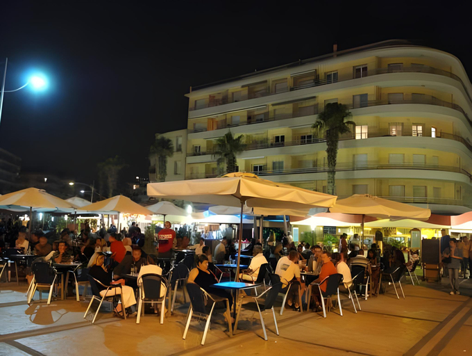 Exterior & Views 1, Hotel Le Majestic Canet plage, Pyrénées-Orientales