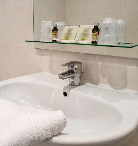 Bathroom 4, Logis Ferme De La Grande Cour, Calvados