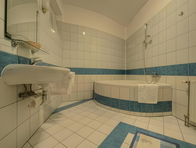 Bathroom 3, Hotel Balaton Fonyod, Fonyód