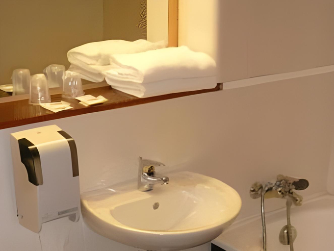 Others 5, Hotel Les Tourrades, Alpes-Maritimes