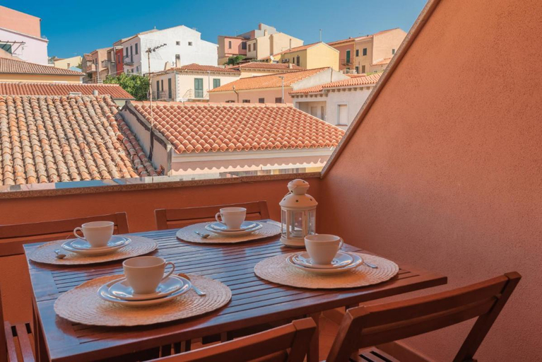 Others 2, Relaxing Cristal Blu Studio sleeps 3, Olbia-Tempio