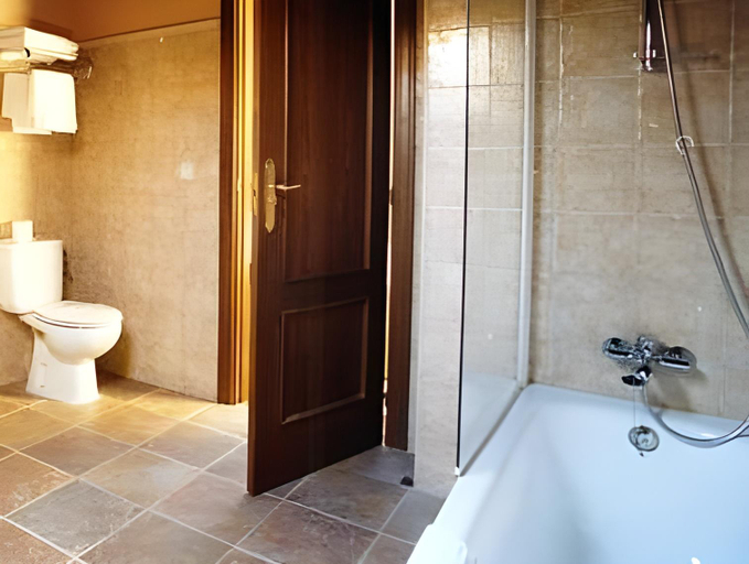 Bathroom 3, Hostal Antxitonea, Navarra