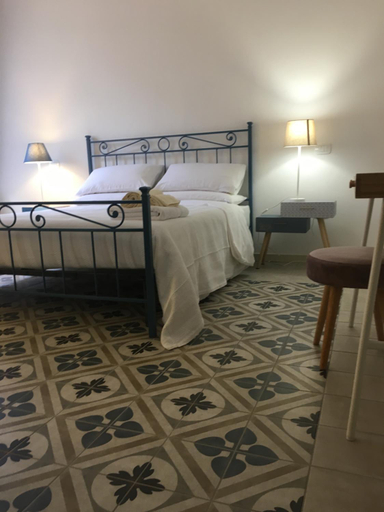 Bedroom, Via Mazzini, Bologna