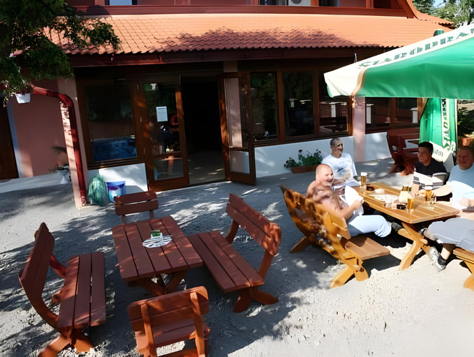 Others 4, Ubytovanie na sukromi KIKA, Levice