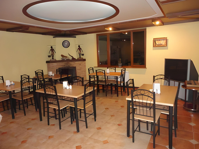 Food & Drinks 4, Hotel RichI G A, Tbilisi