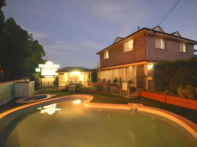 Sport & Beauty 2, Country Gardens Motor Inn, Toowoomba - Central