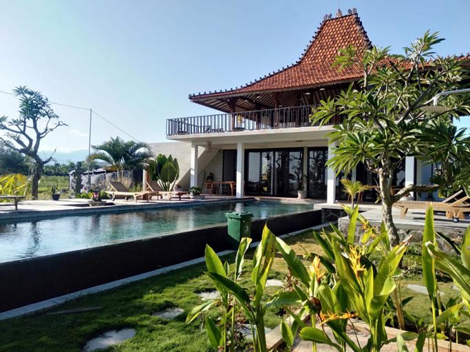 Exterior 3