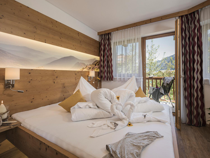 Bedroom, Apart Central – Premium Mountain&Garden, Schwaz