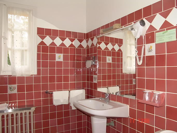 Bathroom 3, Au Bien Etre piscine chauffee, Var