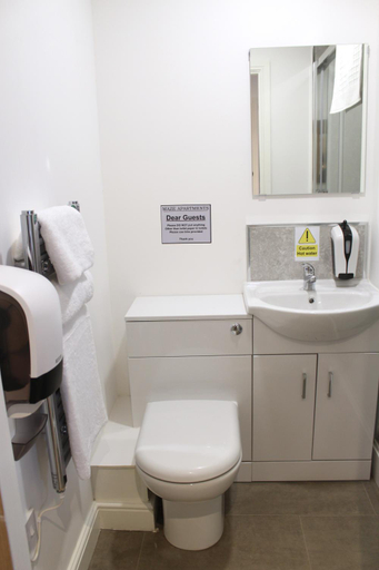 Bathroom 3, Maze apartments and rooms Free parking, Kingston upon Hull