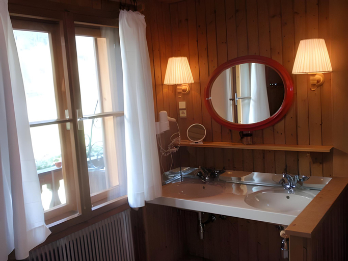 Bathroom 3, Hotel Schlosswirt, Spittal an der Drau
