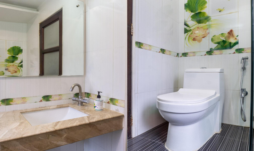Bathroom 3, Treebo Bhairavee, Baner, Pune