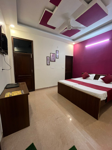 Bedroom 4, Hotel Silver Inn, Gautam Buddha Nagar