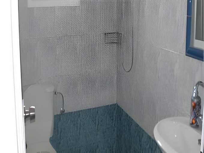 Bathroom 5, Pfaffenhofen, Central Macedonia