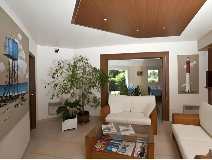 Others 5, Hotel Estuaire, Loire-Atlantique