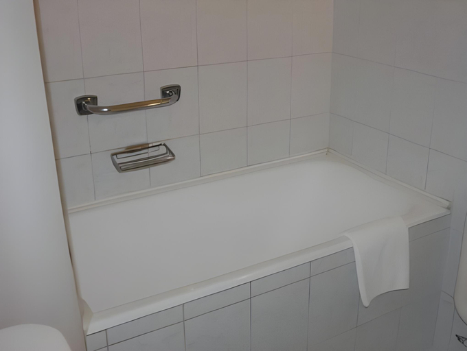 Bathroom 5, Csipke Hotel, Kiskunhalas