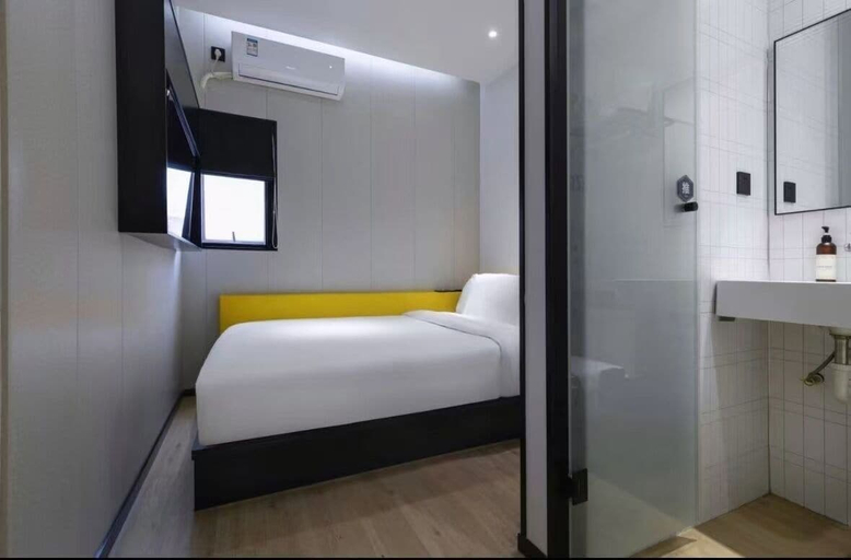 Bedroom 4, yibaijiudianlangaoluditiezhandian, Shanghai