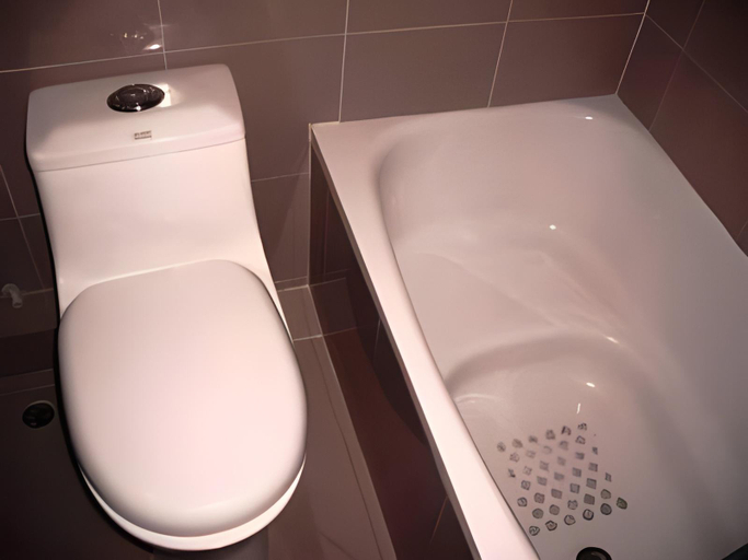 Bathroom 4, 1ST Homestay - HK Taiwan Hostel, Kowloon