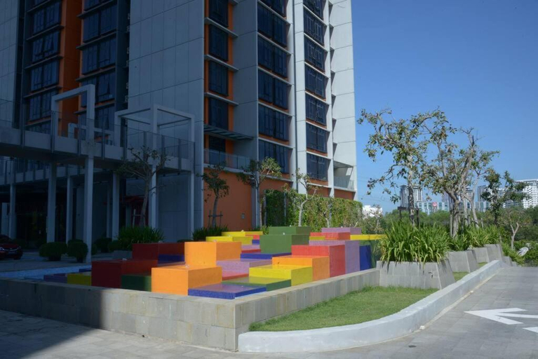 Exterior 15