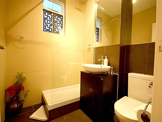 Bathroom, Wimbledon Boutique Hotel, London