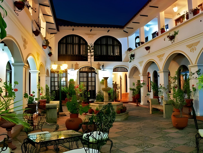 Exterior & Views
