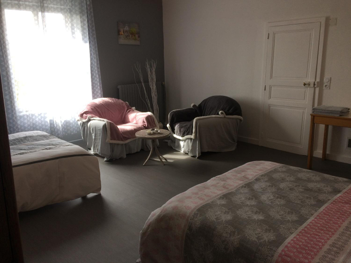Others 2, Chambres " Orchidees ", Mayenne