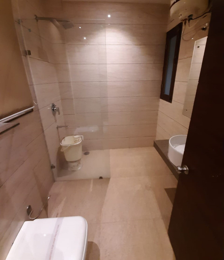 Bathroom 3, Goroomgo the lotus Grand Kalka, Solan