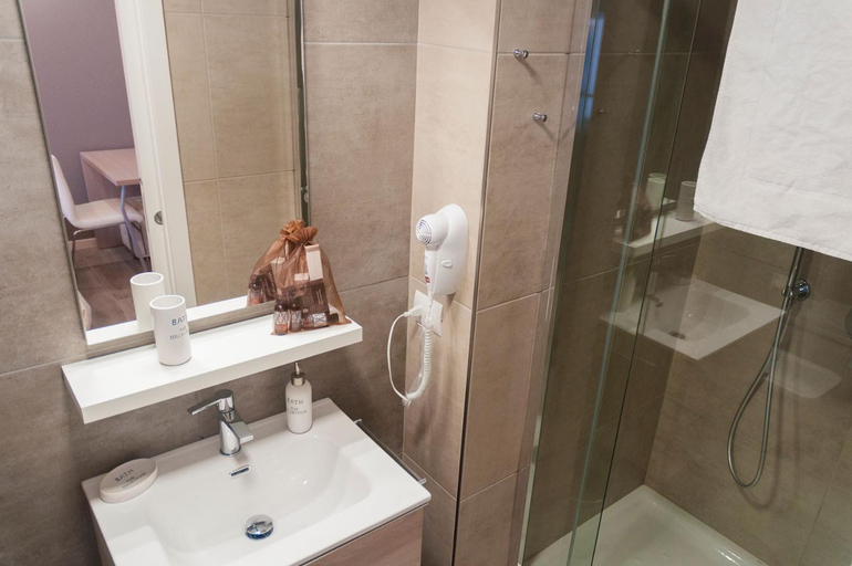 Bathroom 9