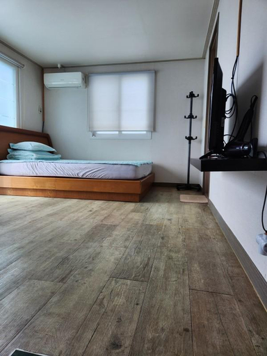 Bedroom 4, Gyeongju Donghae Pension, Gyeongju