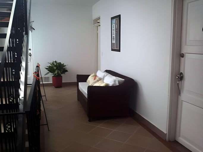 Others 3, Arco Apartasuites, Santiago de Cali