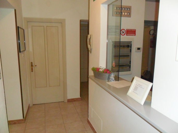 Others, Albergo Romeo, Savona