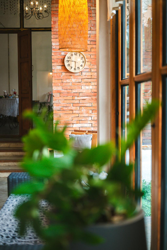 Public Area 2, White Wall Riverfront Hotel, Mueang Kamphaeng Phet