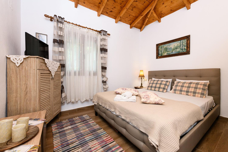 Others 3, Villa Suzana, East Macedonia and Thrace