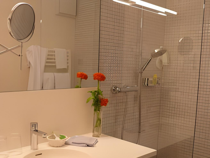 Bathroom 4, Sarotla, Bludenz