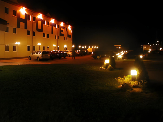 Others 5, Hotel Iris, Bors